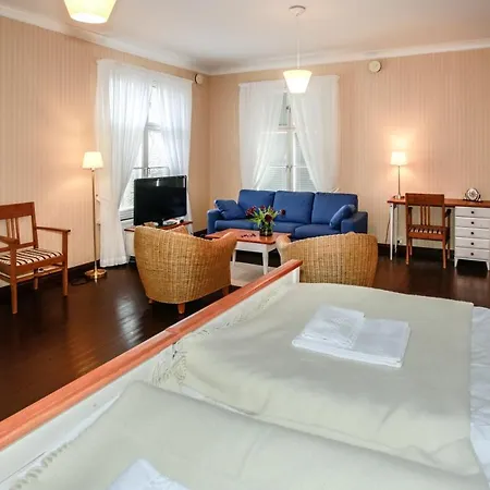 Tehtaan Hotel 2*